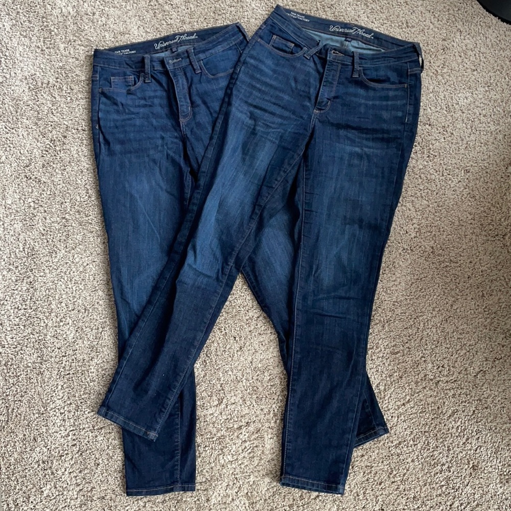 2 Universal Thread Jeans